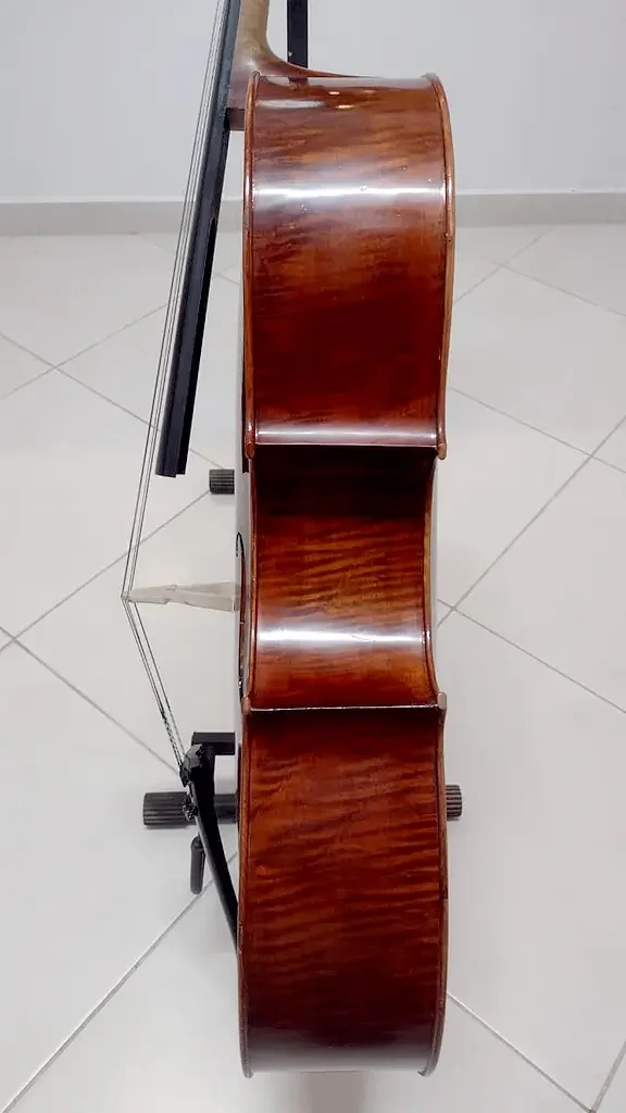 Violoncelo-Montagnana-lateral